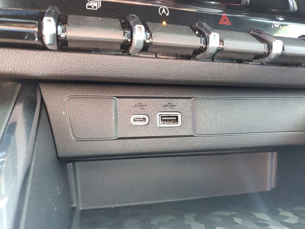 New 2025 GMC Canyon Elevation w/ Convenience Package image 27