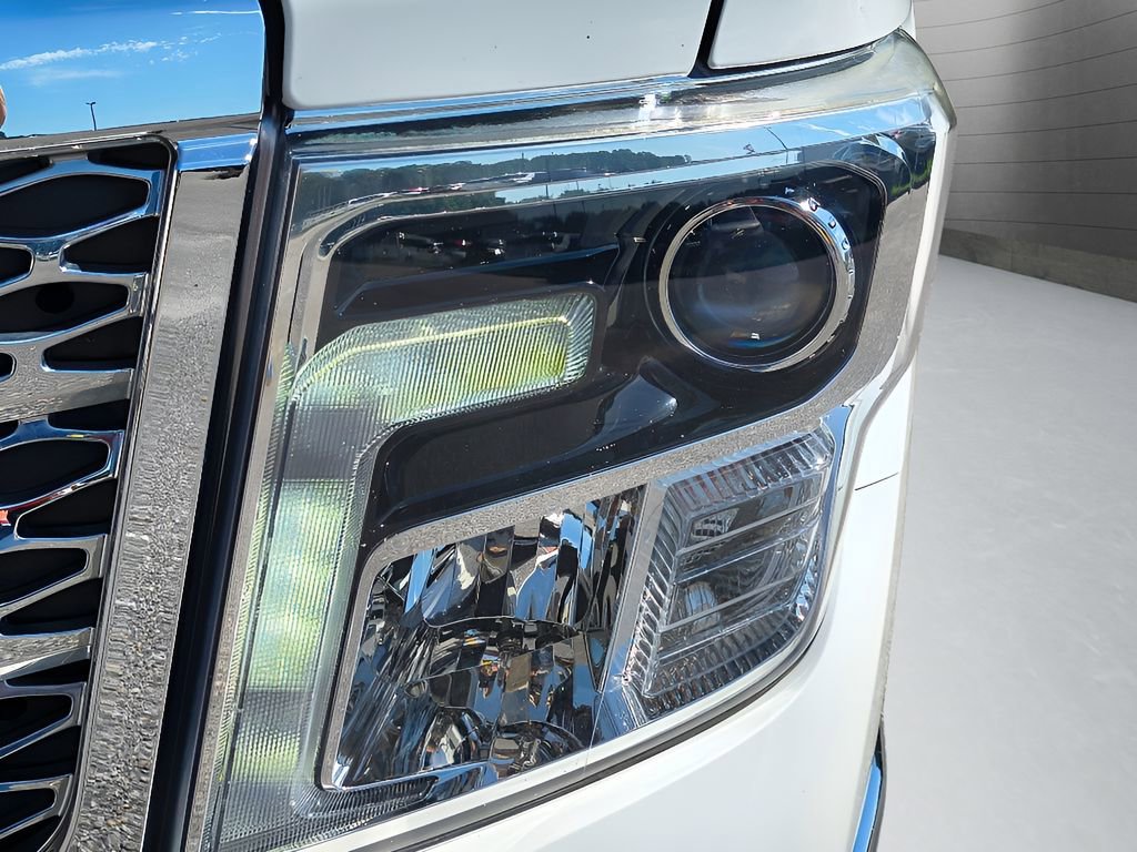 Used 2018 Nissan Titan SL w/ Chrome Package RWD image 37