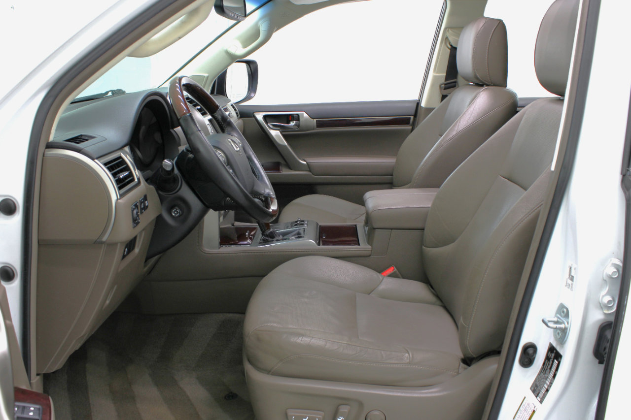 Used 2017 Lexus GX 460 Premium image 28