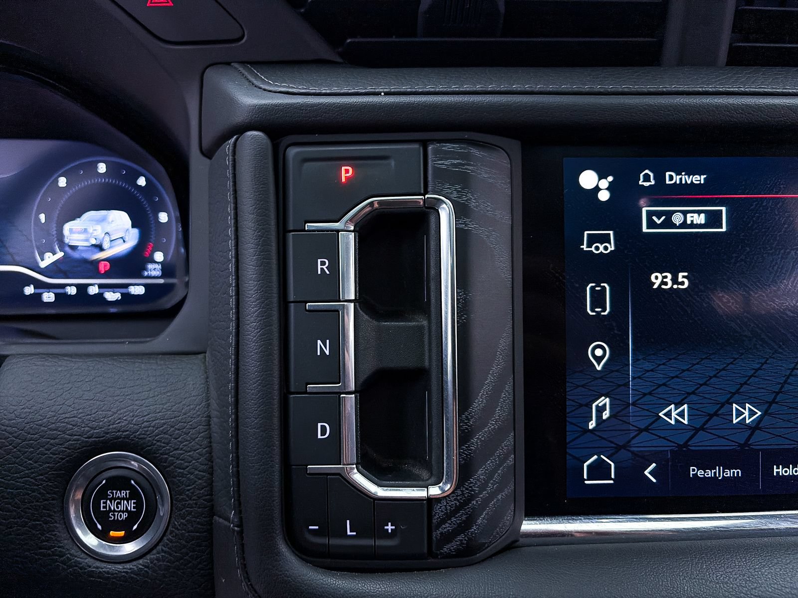 Used 2023 GMC Yukon XL Denali AWD/4WD image 25