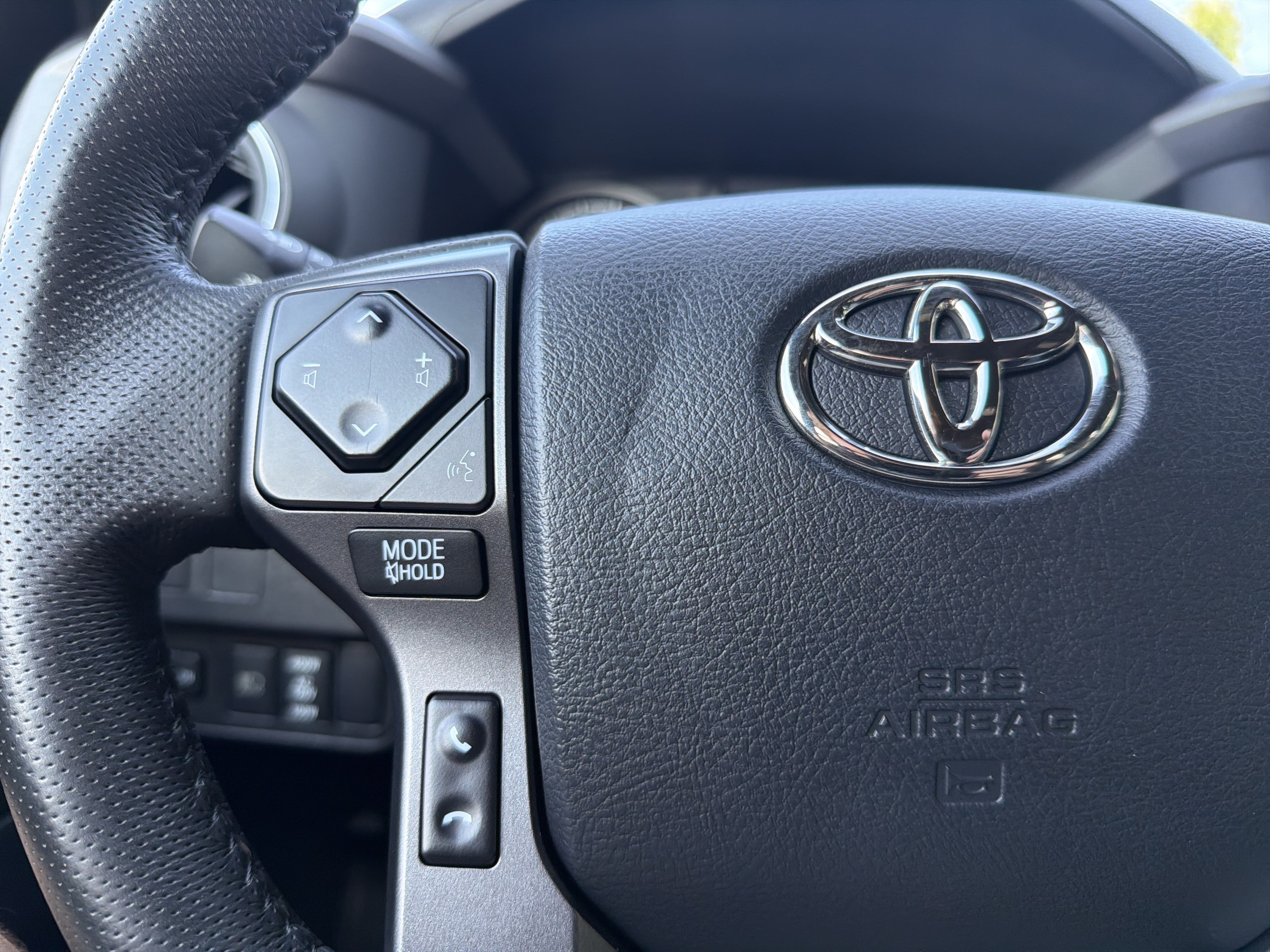 Used 2023 Toyota Tacoma TRD Off-Road w/ Black Out Package (TMS) AWD/4WD image 28