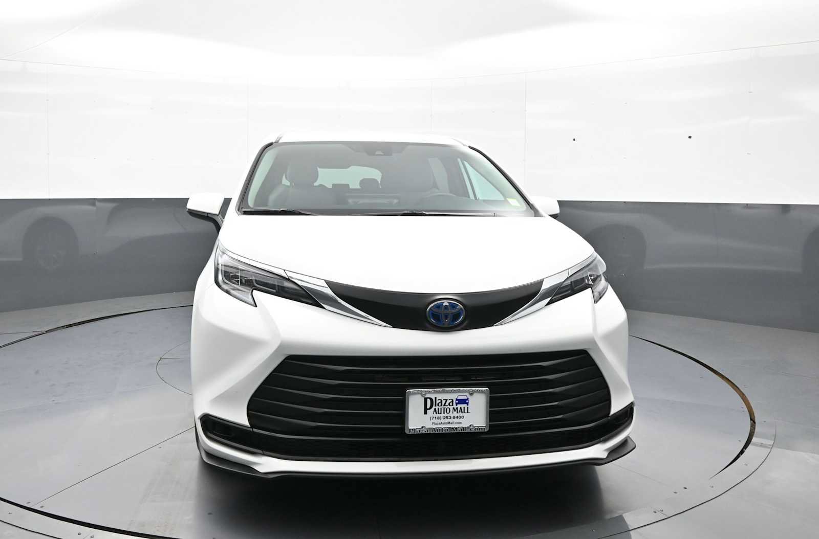 Certified 2025 Toyota Sienna LE
