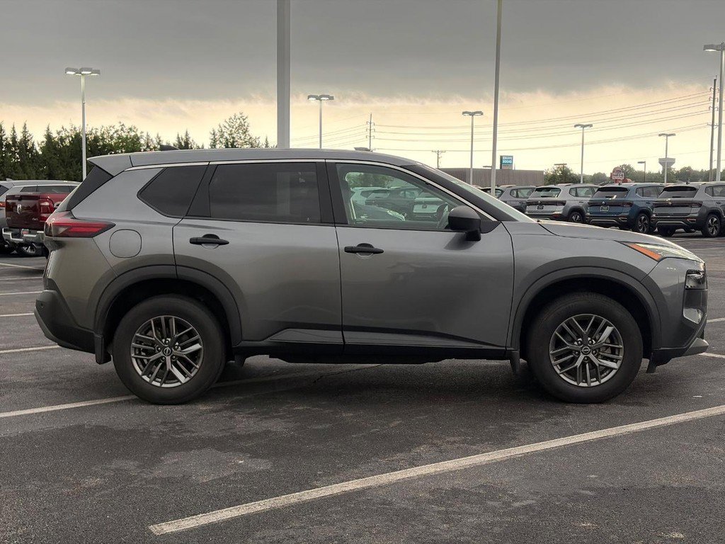 Used 2023 Nissan Rogue S AWD/4WD image 4