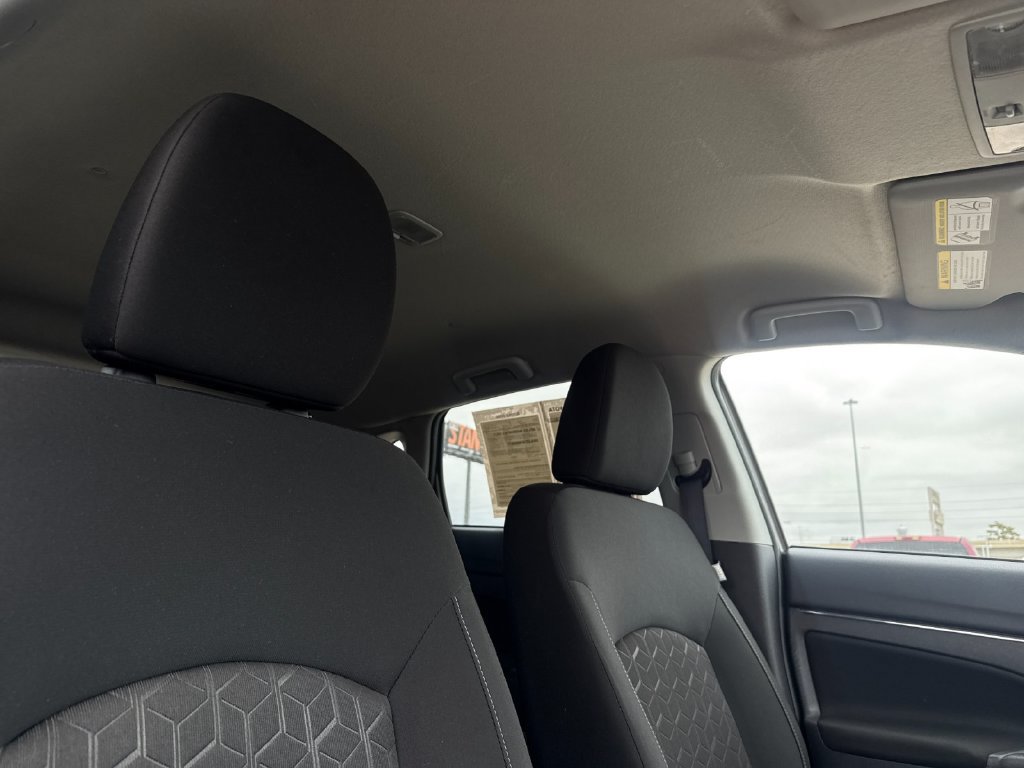 Used 2025 Mitsubishi Outlander Sport ES AWD/4WD image 17