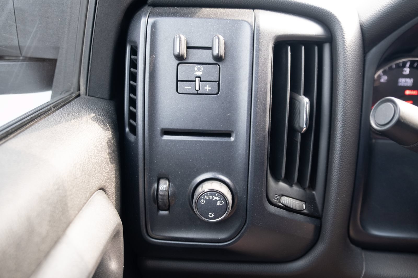 Used 2018 Chevrolet Silverado 3500 W/T w/ WT Convenience Package AWD/4WD image 9