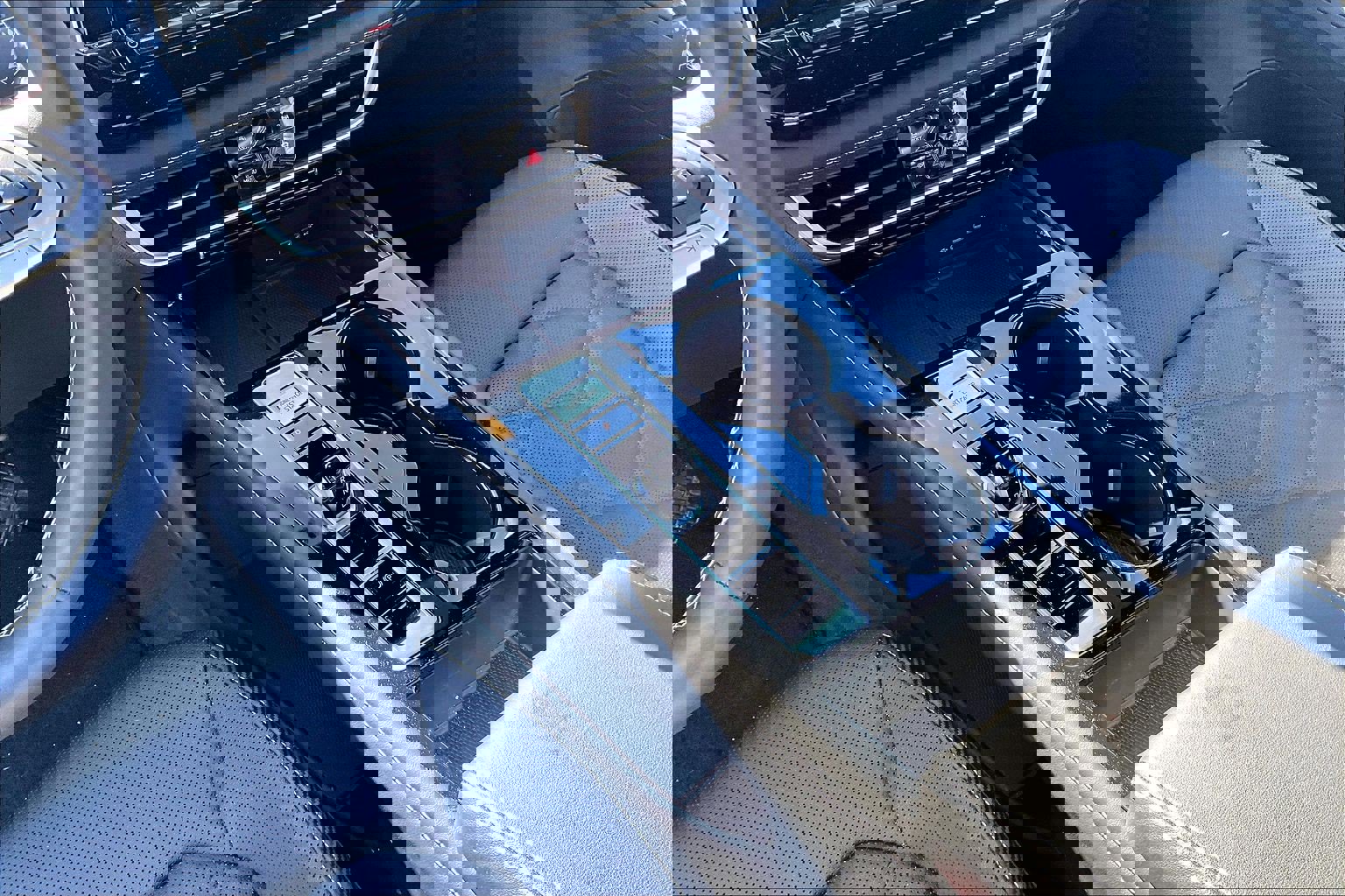 Used 2024 Volkswagen Atlas Cross Sport SE w/ Panoramic Sunroof Package image 18