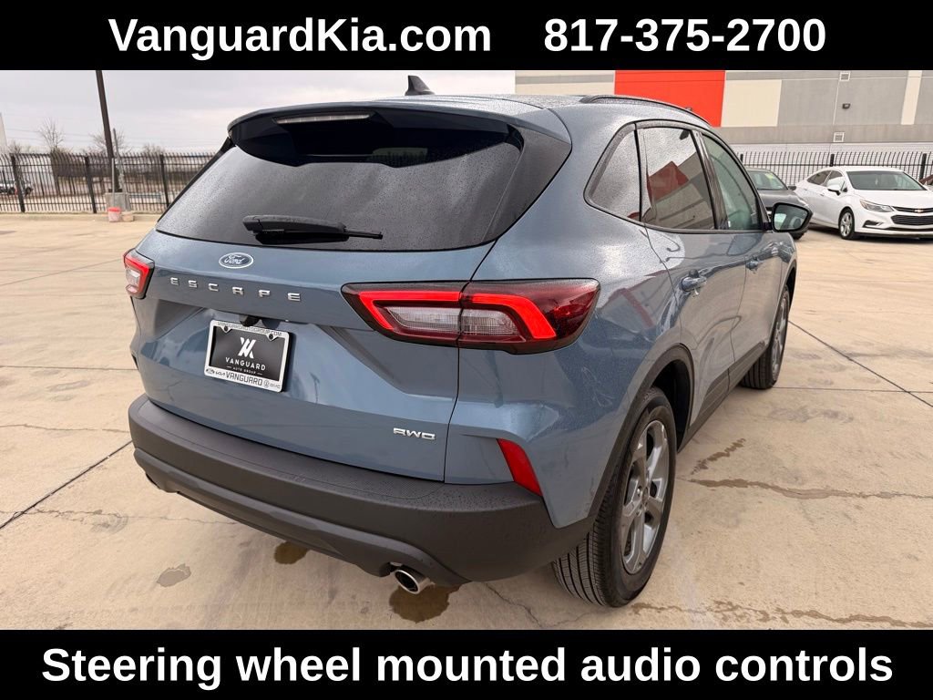 Used 2025 Ford Escape ST-Line Select AWD/4WD image 4