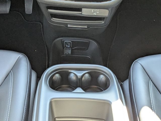 New 2026 Chrysler Pacifica Select FWD image 20