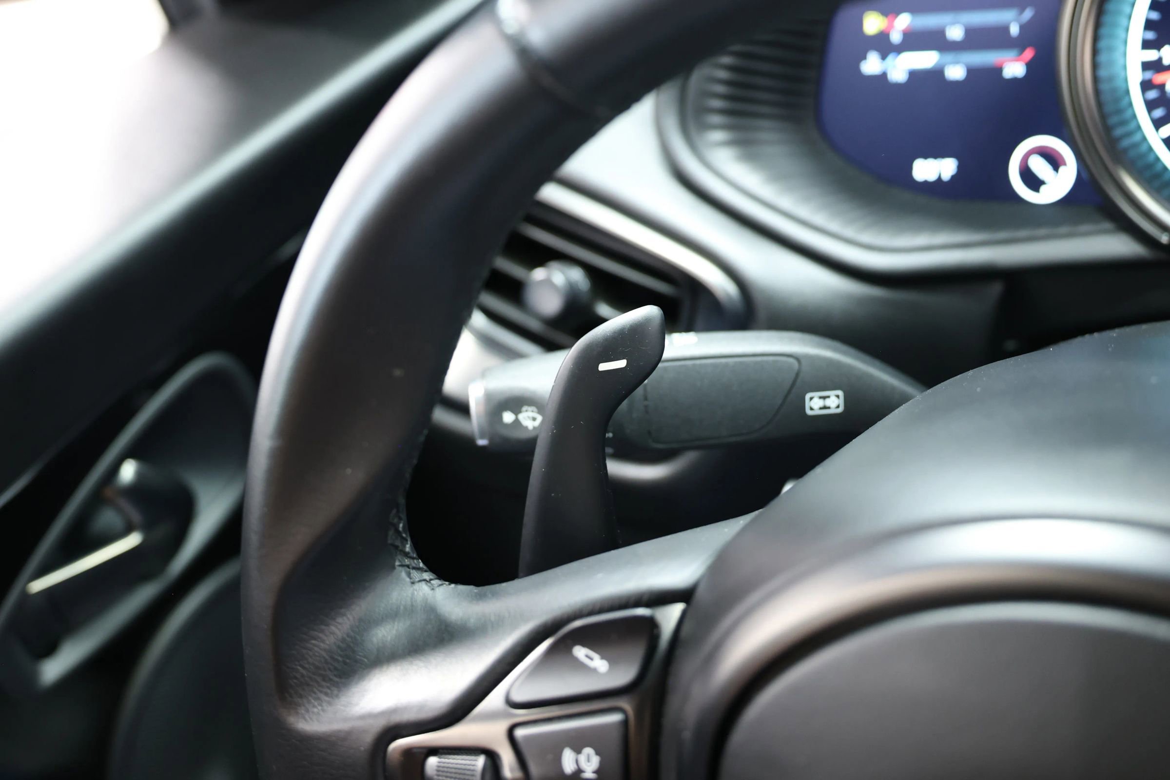 Used 2018 Aston Martin DB11 V12 image 25