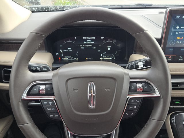 Used 2023 Lincoln Nautilus Reserve AWD/4WD image 30