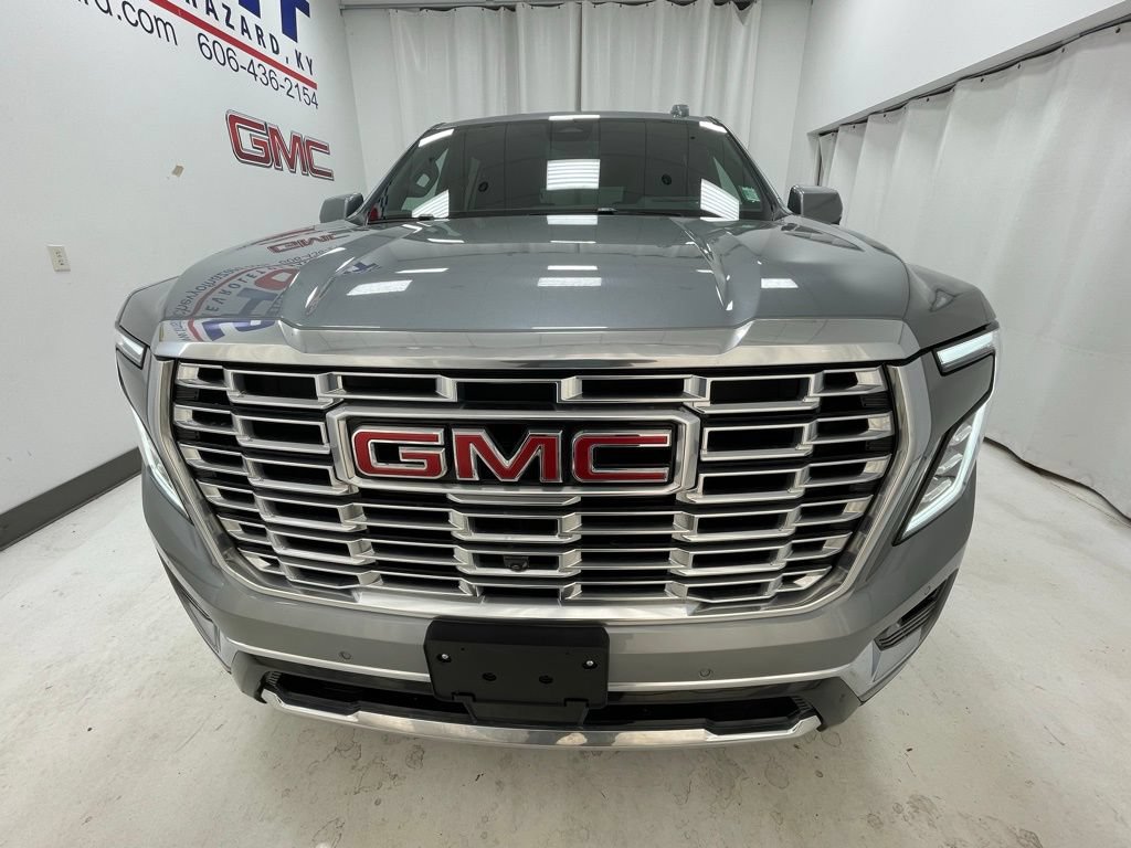 Used 2025 GMC Yukon Denali AWD/4WD image 2