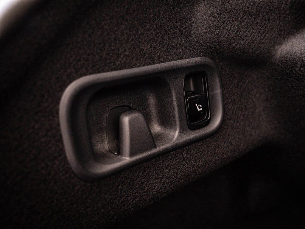 New 2026 Mercedes-Benz C 300 4MATIC Sedan image 23