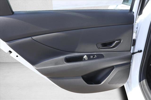 New 2025 Hyundai Elantra SEL image 22