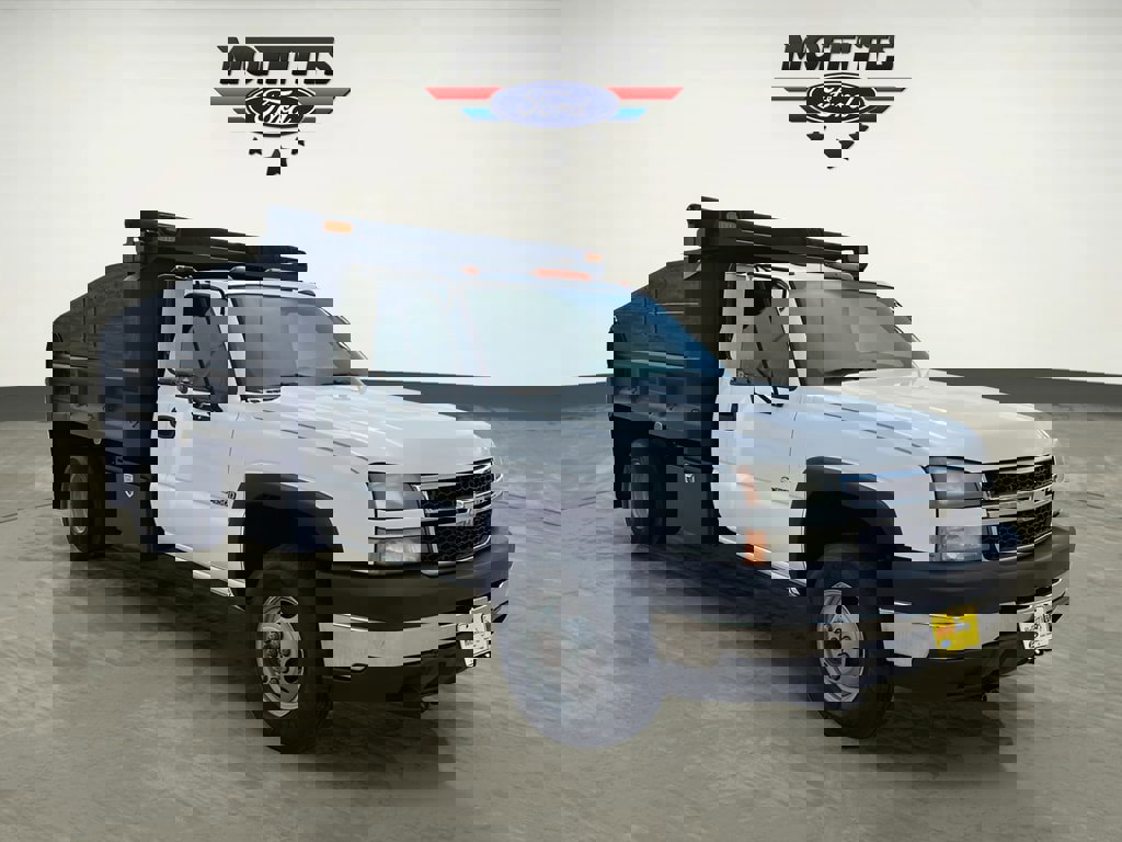 Used 2006 Chevrolet Silverado 3500 W/T w/ Snow Plow Prep Package image 3