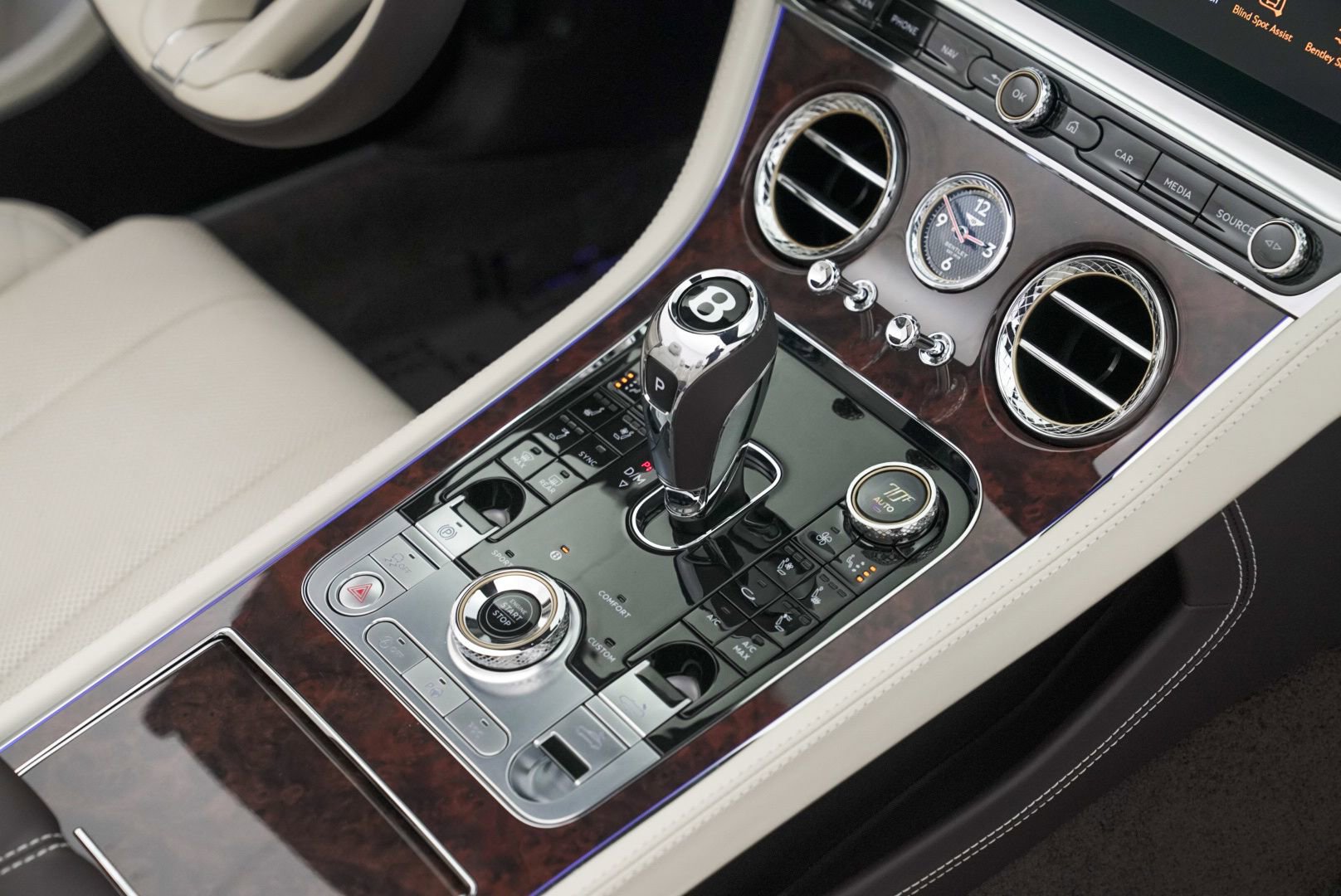 Used 2023 Bentley Continental GT Azure image 54