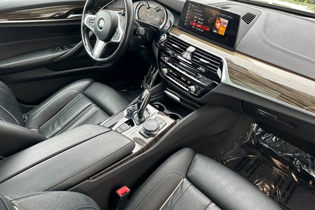 Used 2018 BMW M550i xDrive AWD/4WD image 16