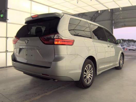 Used 2020 Toyota Sienna XLE FWD image 3