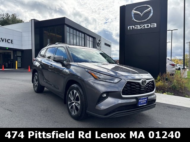 Used 2022 Toyota Highlander XLE