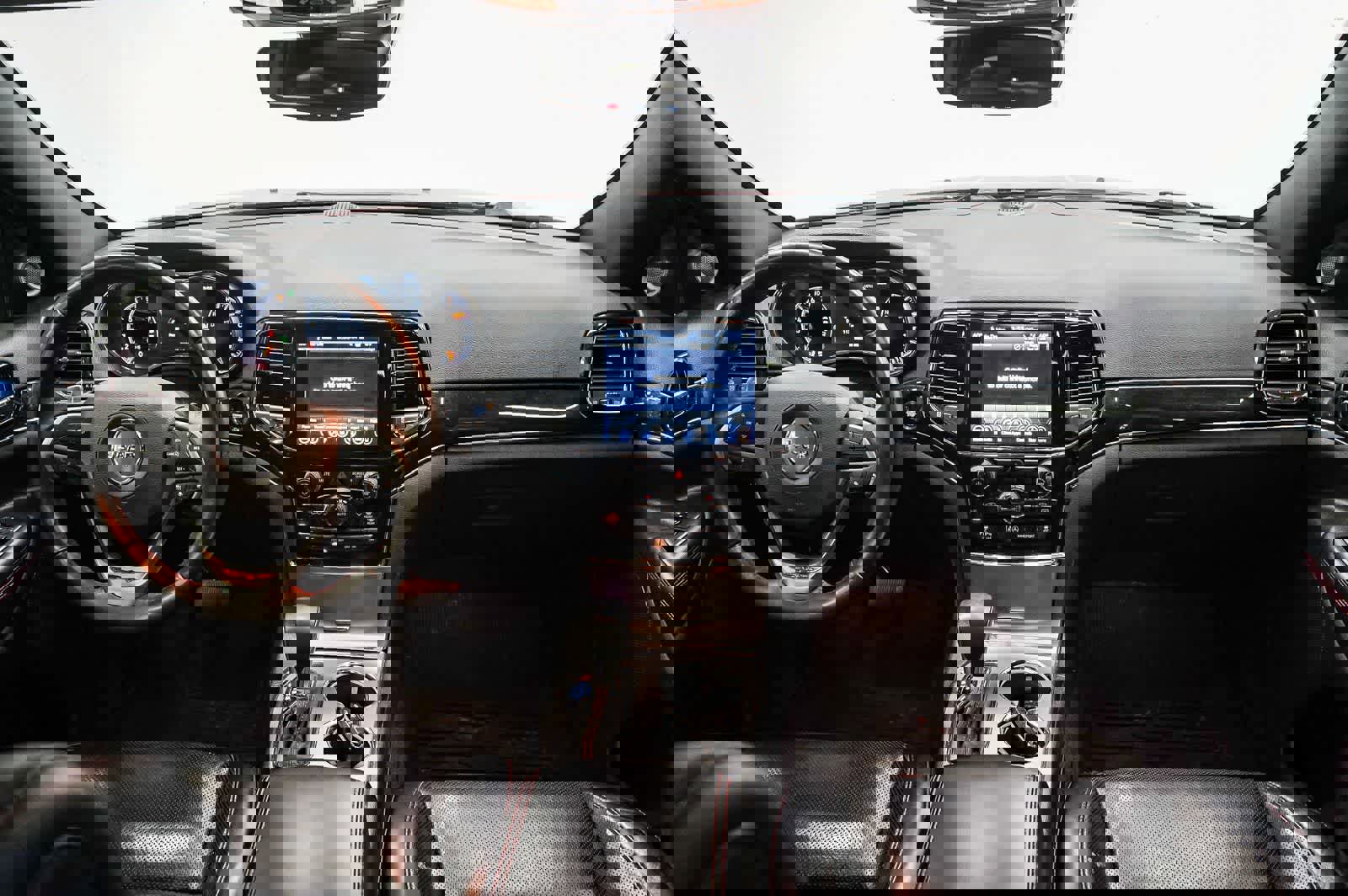 Used 2019 Jeep Grand Cherokee Trailhawk w/ Trailhawk Luxury Group image 12