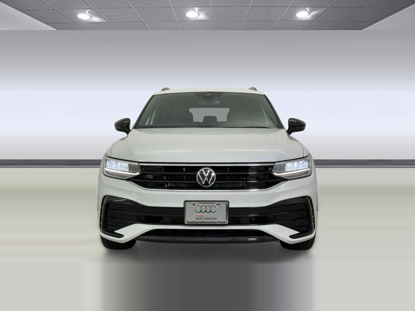 Used 2024 Volkswagen Tiguan SE R-Line image 6