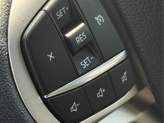 Used 2024 Ford Explorer XLT w/ Equipment Group 202A AWD/4WD image 21