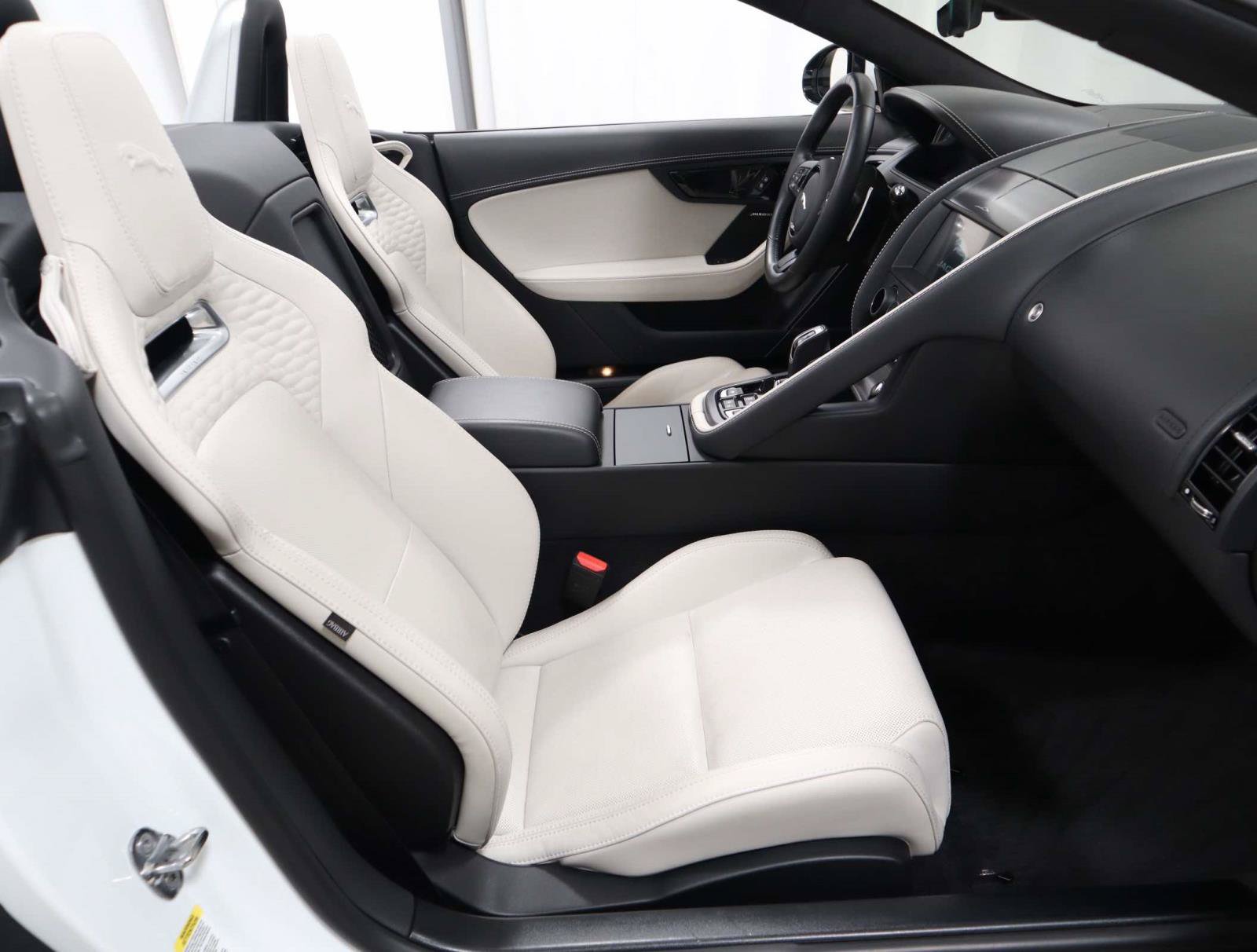 Used 2024 Jaguar F-TYPE Convertible AWD image 19