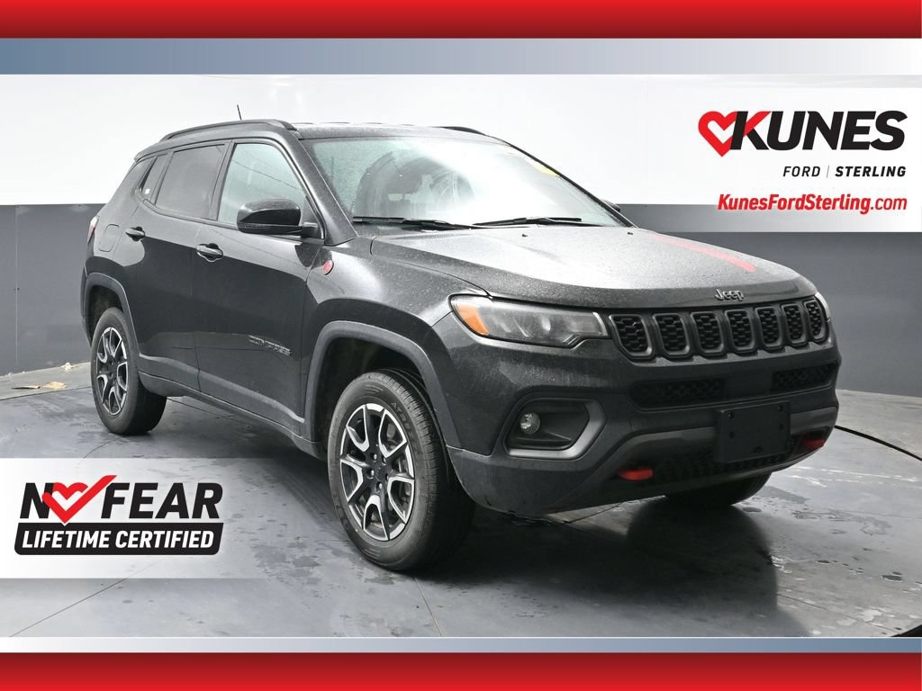 Used 2024 Jeep Compass Trailhawk AWD/4WD image 1