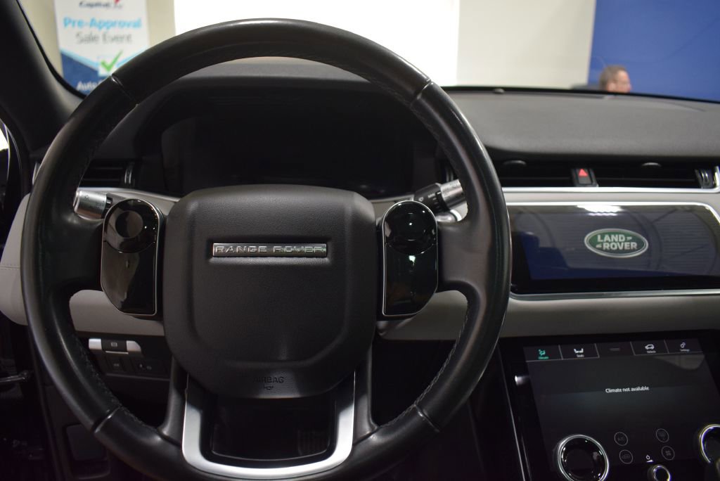 Used 2020 Land Rover Range Rover Evoque SE image 9