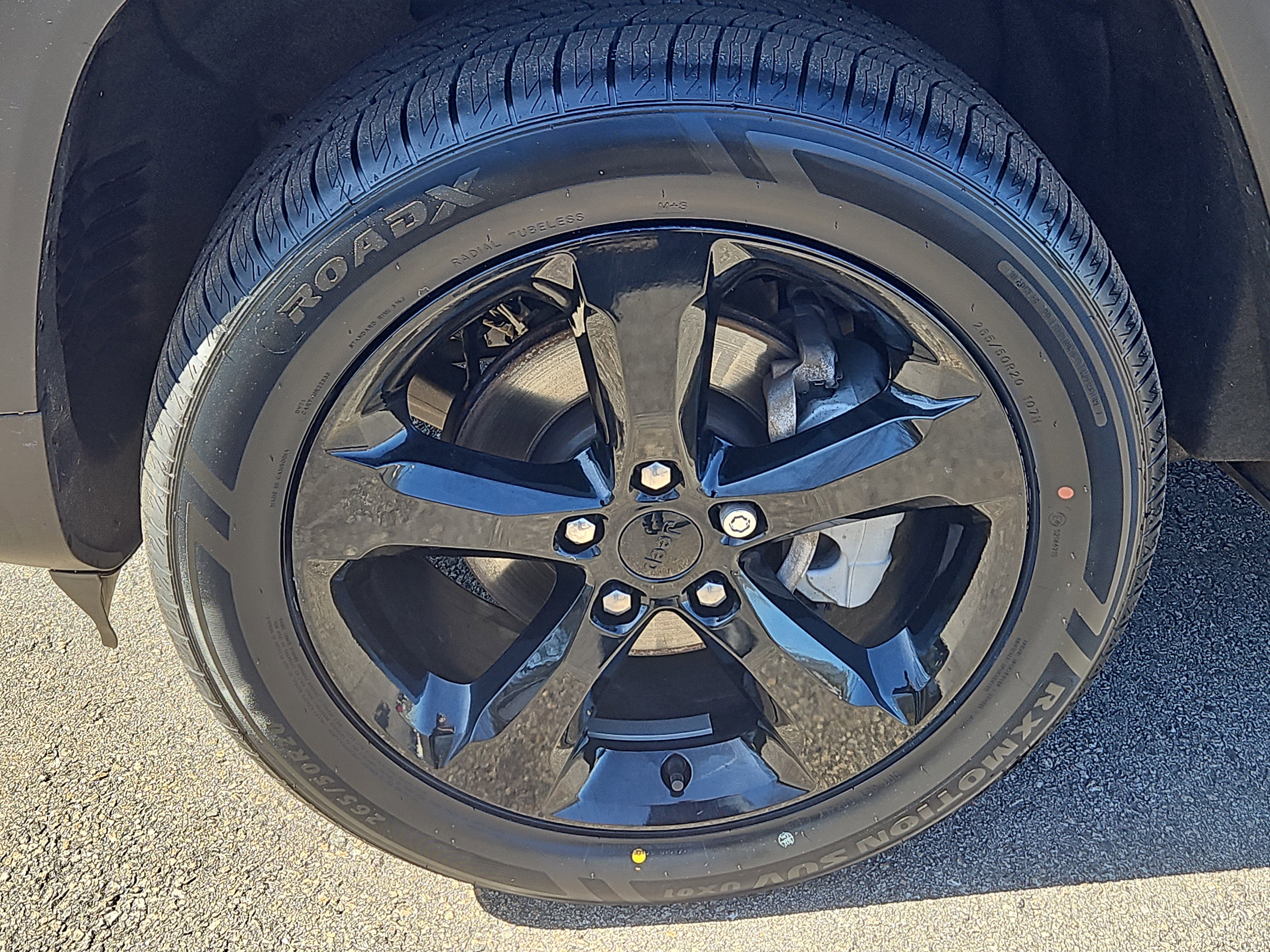 Used 2023 Jeep Grand Cherokee Limited w/ Luxury Tech Group II image 4