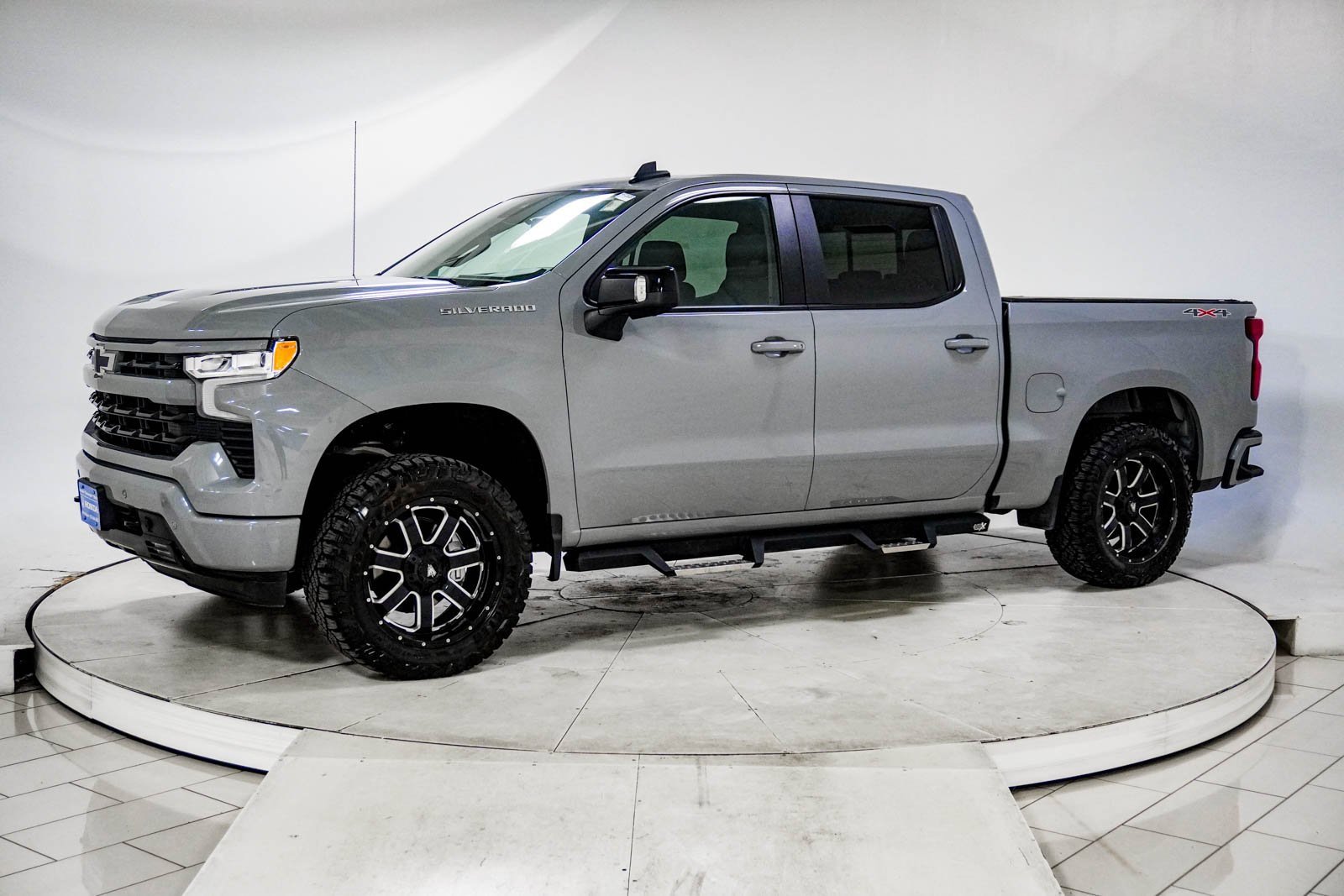 Used 2024 Chevrolet Silverado 1500 RST w/ Convenience Package II image 3