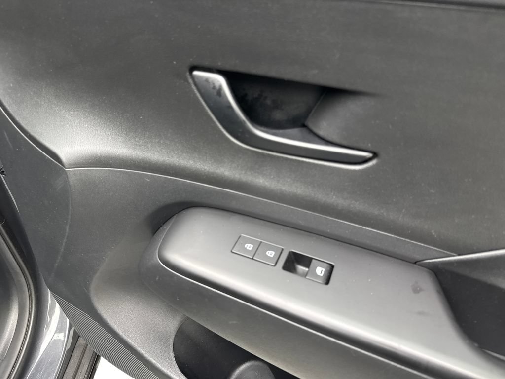 Used 2024 Hyundai Kona SEL AWD/4WD image 48
