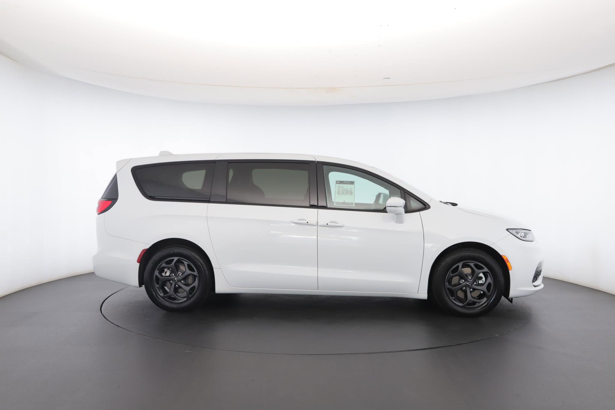 Used 2022 Chrysler Pacifica Touring-L w/ S Appearance Package image 39