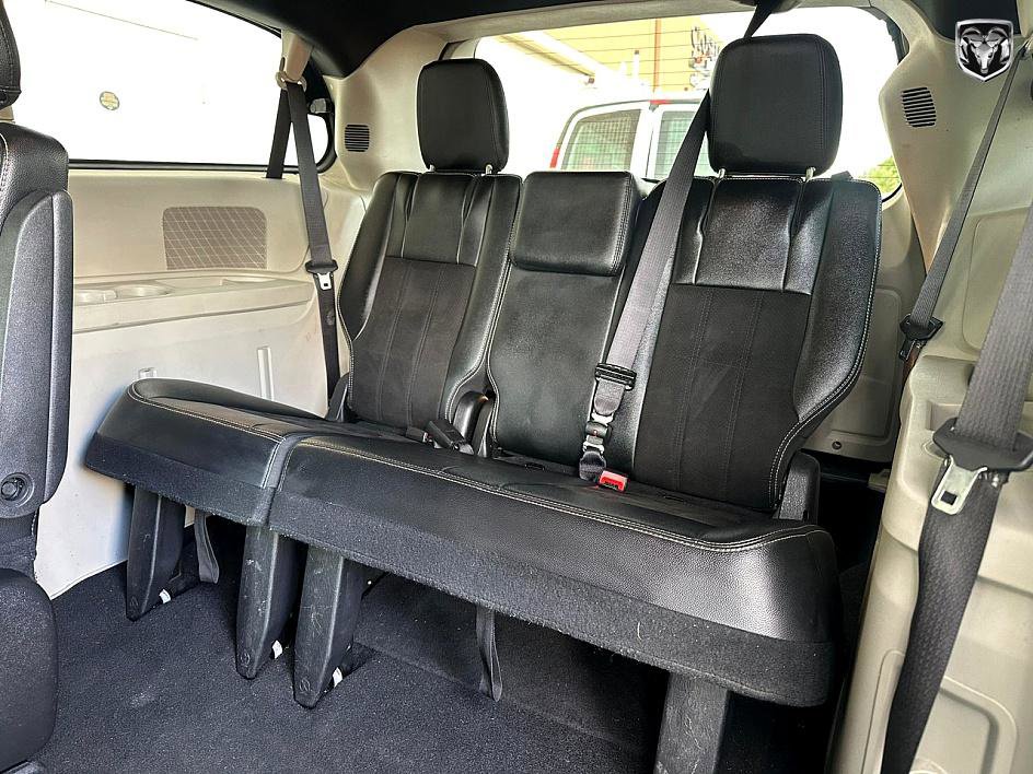 Used 2019 Dodge Grand Caravan SXT image 34