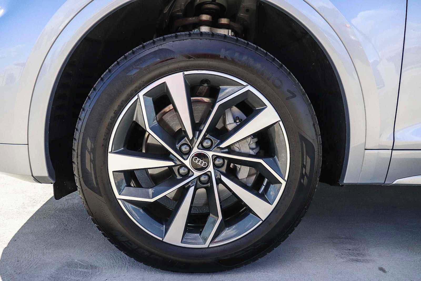 Used 2023 Audi Q5 2.0T Premium w/ Convenience Package image 14