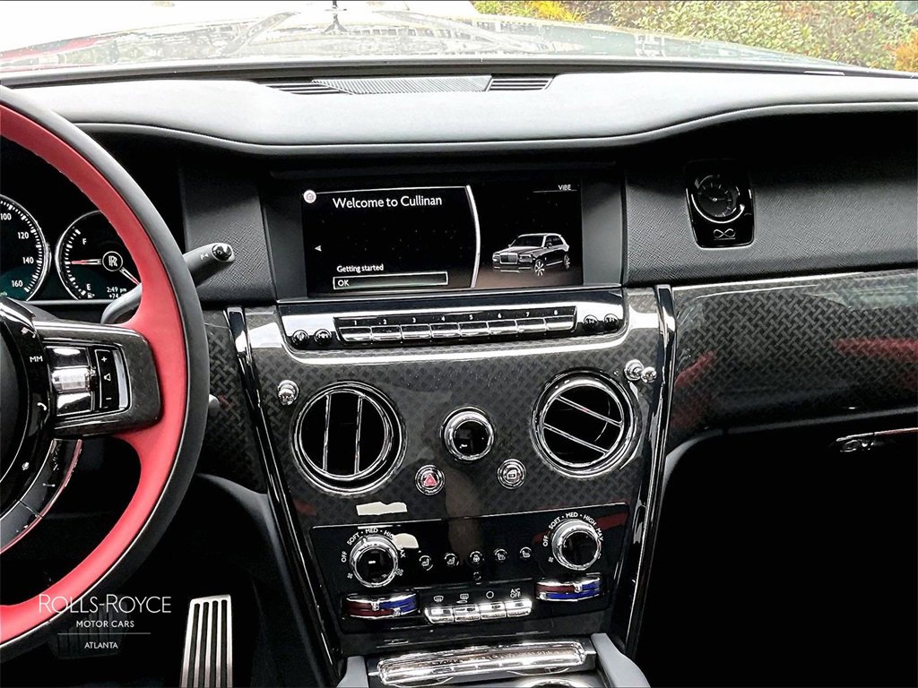 Certified 2024 Rolls-Royce Cullinan Black Badge image 8