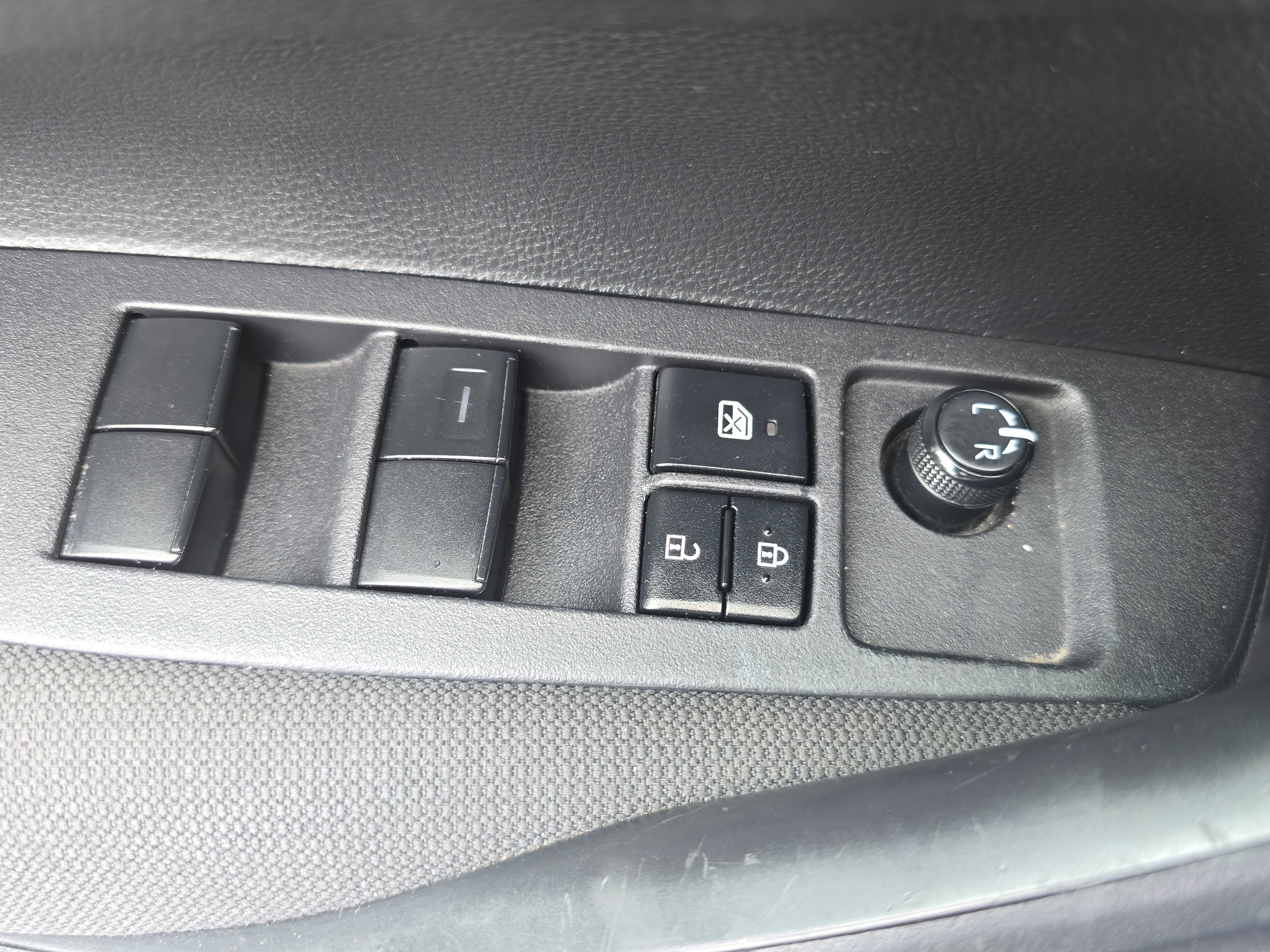 Used 2024 Toyota Corolla LE FWD image 25