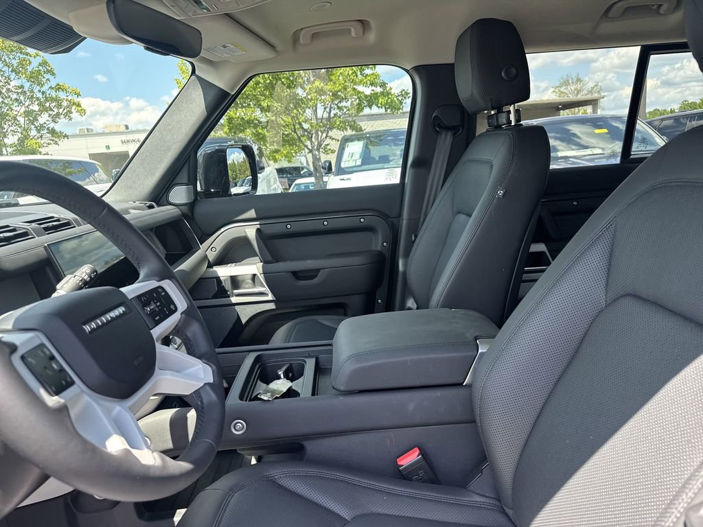 Used 2024 Land Rover Defender 130 S image 12