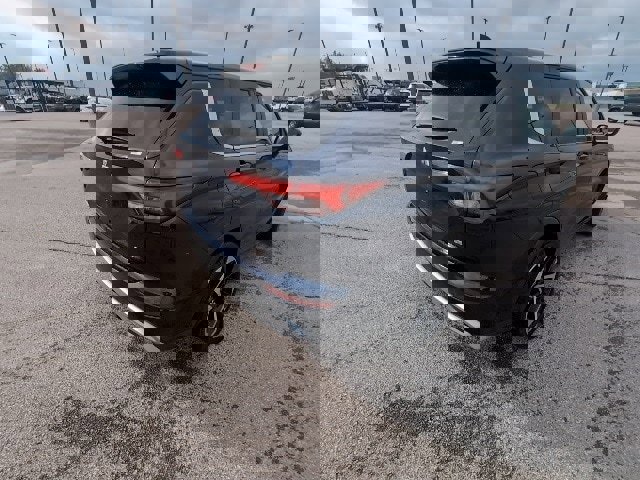 Used 2024 Mitsubishi Outlander SE image 3