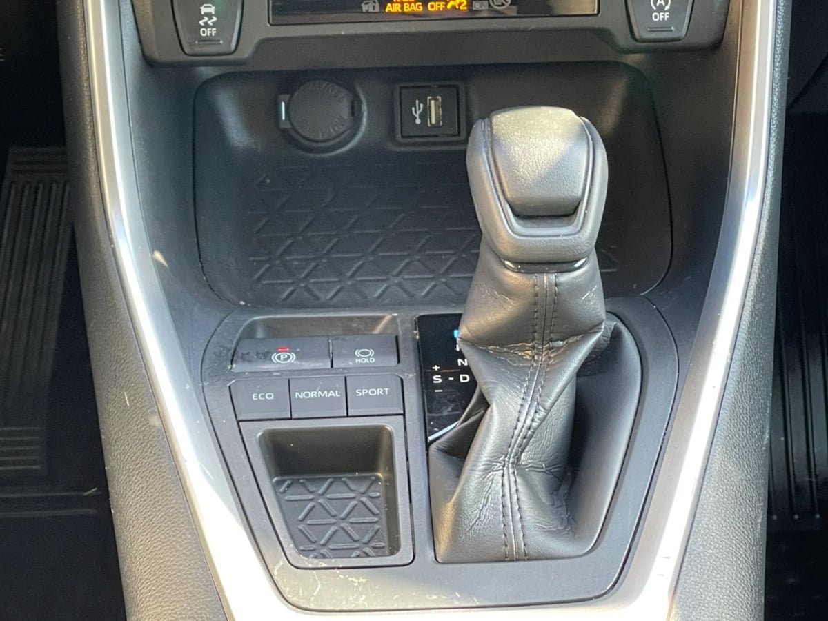 Used 2025 Toyota RAV4 LE FWD image 12