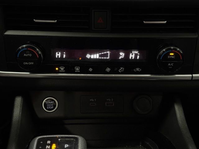 Used 2023 Nissan Rogue SV image 29