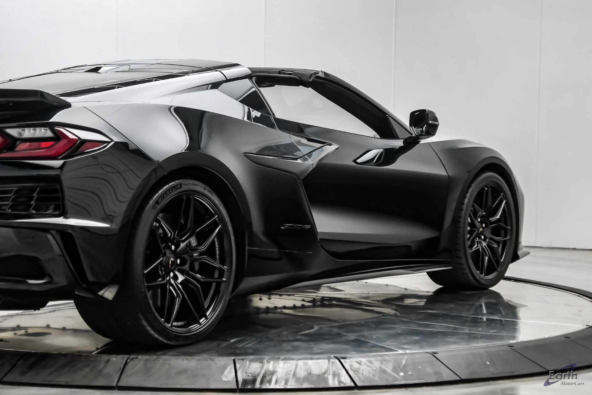 Used 2023 Chevrolet Corvette Z06 w/ Stealth Interior Trim Package RWD image 26