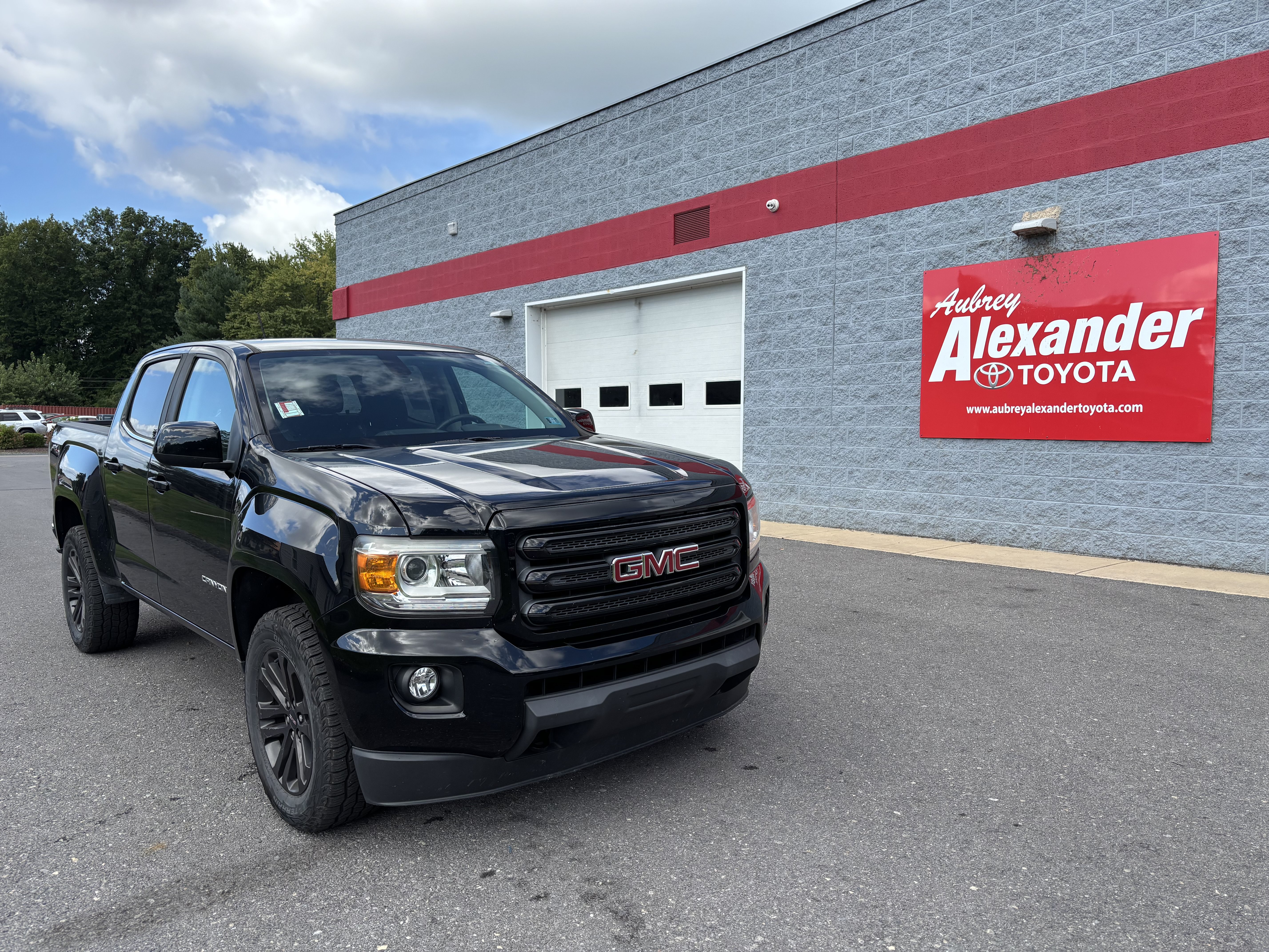 Used 2020 GMC Canyon SLE w/ Elevation Edition