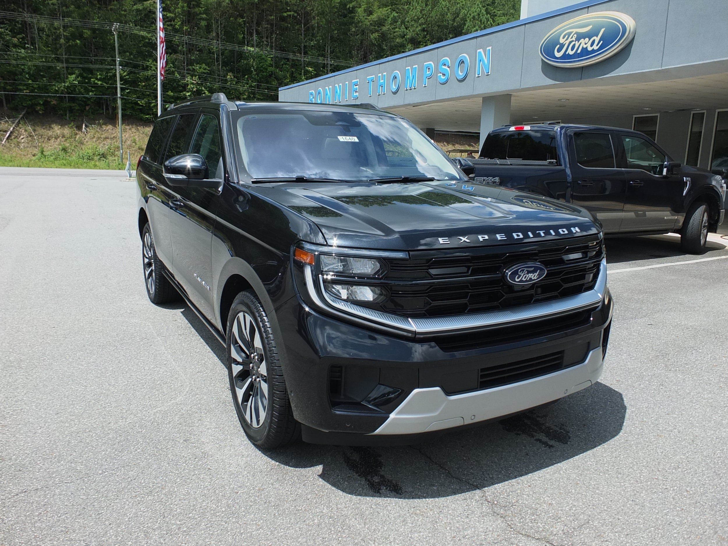 Used 2025 Ford Expedition Platinum w/ Driver's Package