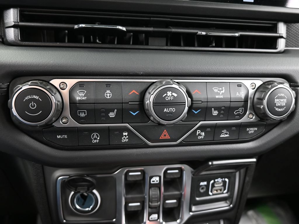 New 2026 Jeep Gladiator Mojave AWD/4WD image 17