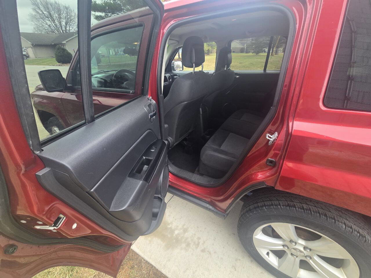Used 2013 Jeep Patriot Latitude image 12