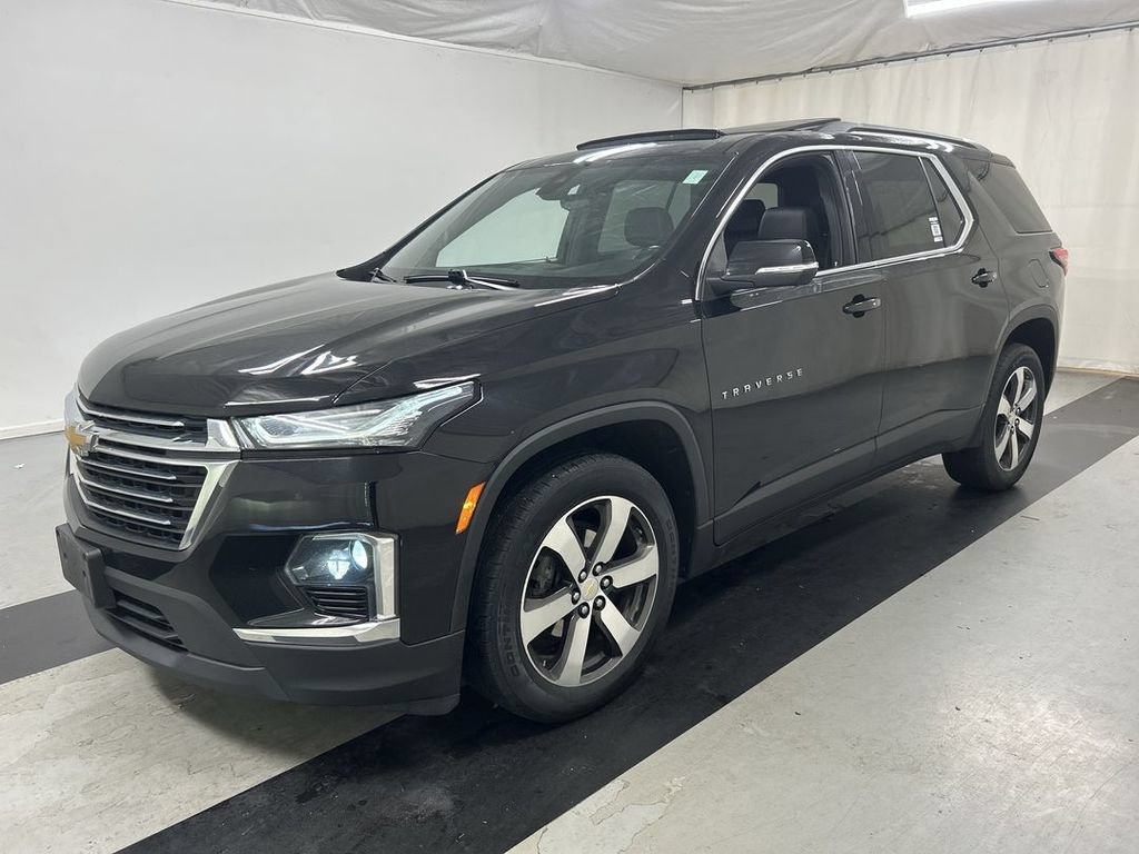 Used 2022 Chevrolet Traverse LT w/ LT Premium Package AWD/4WD image 5