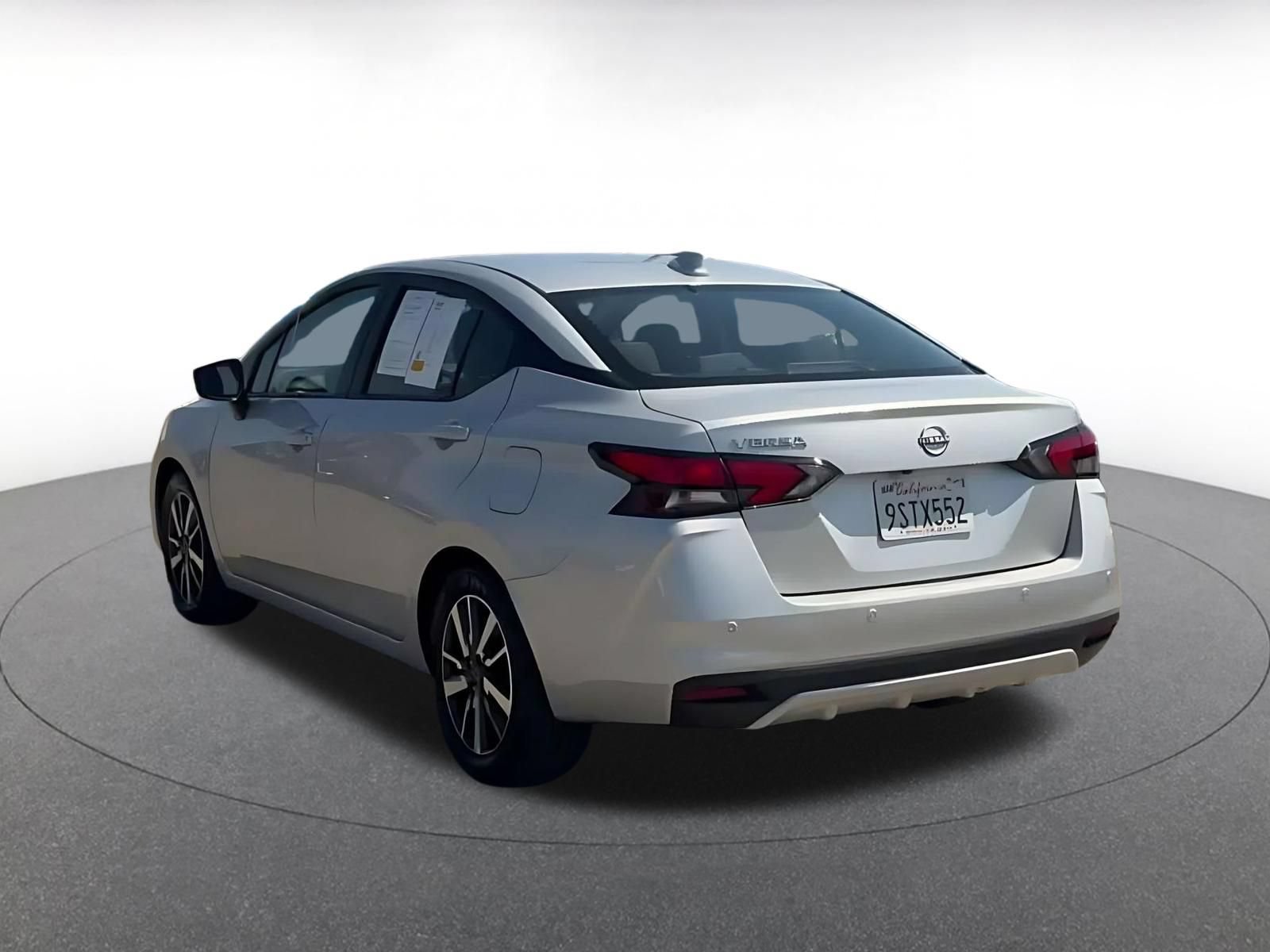 Used 2025 Nissan Versa SV FWD image 10