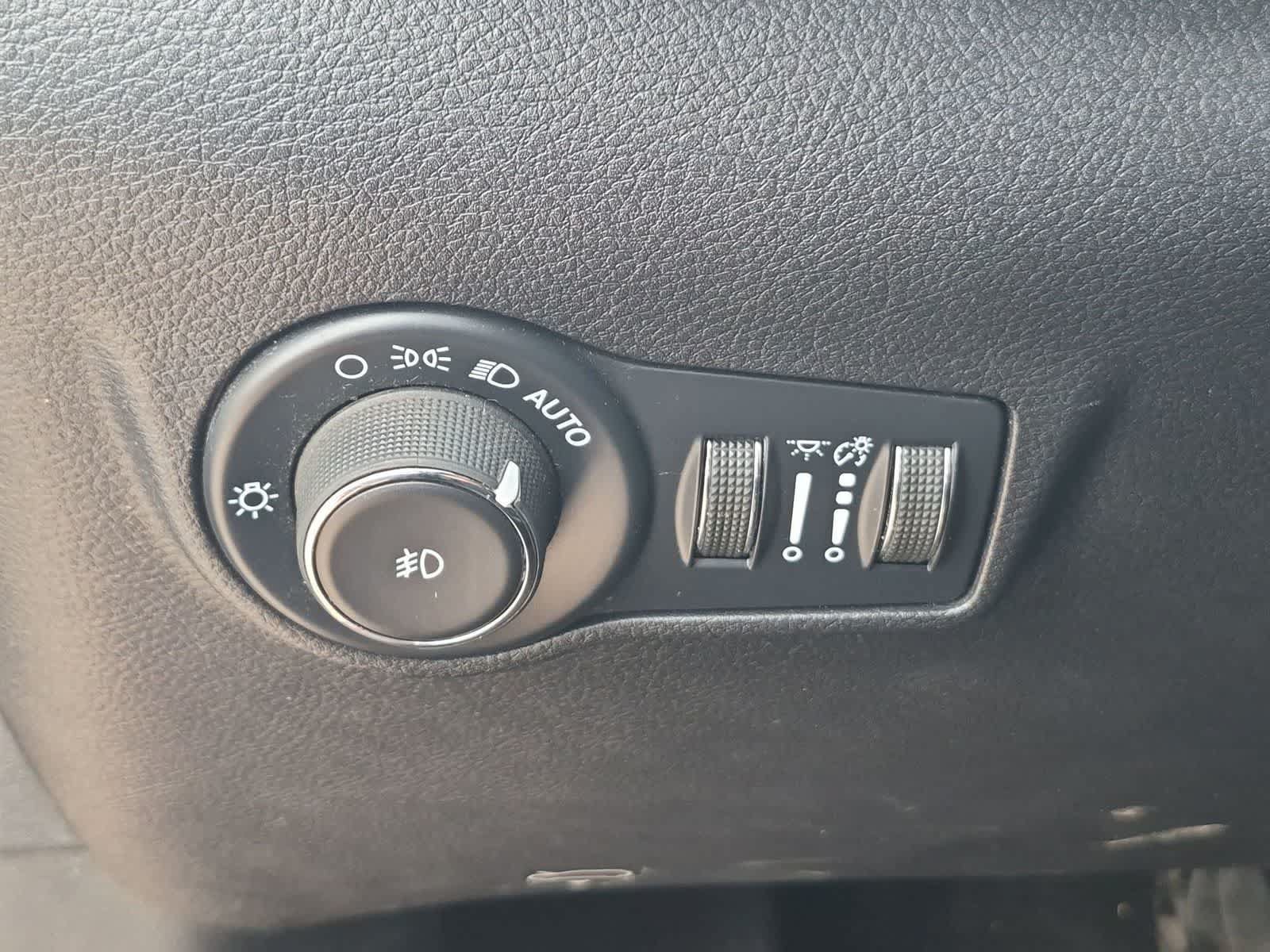 Used 2022 Jeep Compass Latitude AWD/4WD image 17