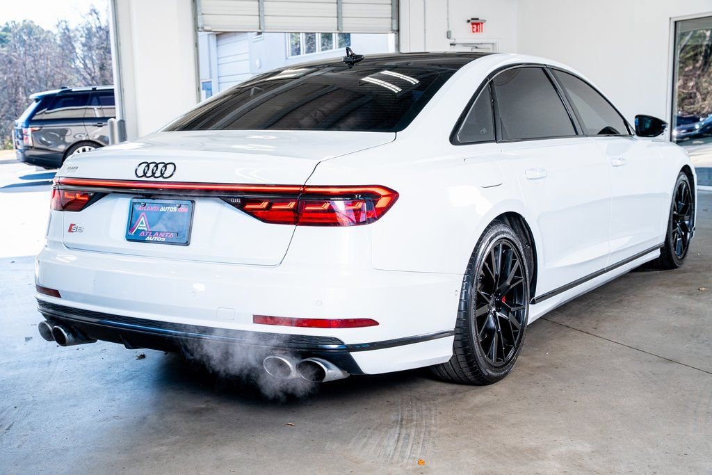 Used 2020 Audi S8 L w/ S8 Executive Package image 6