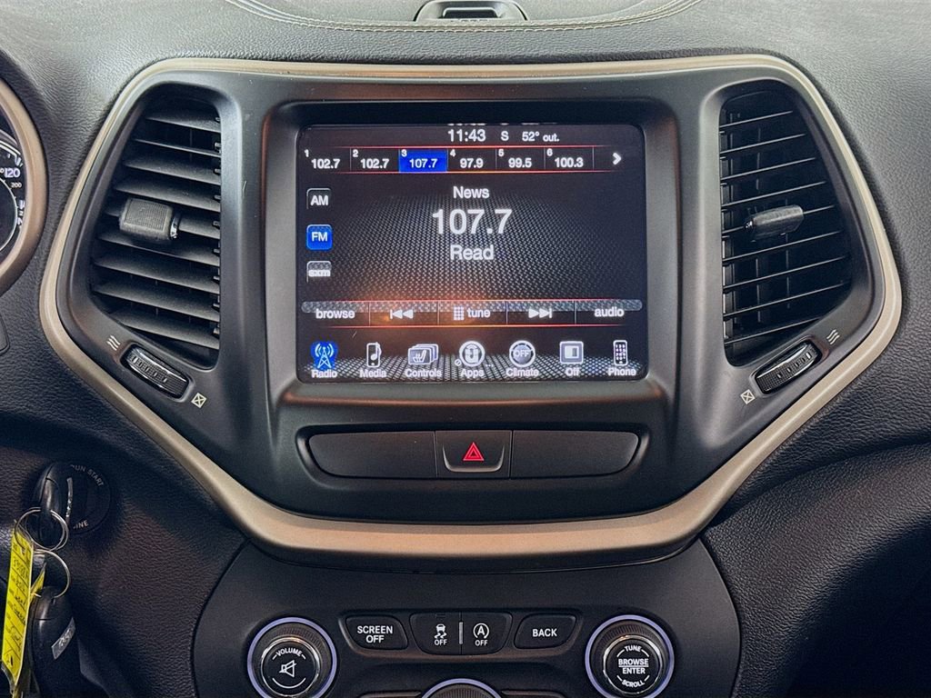 Used 2016 Jeep Cherokee Latitude w/ Cold Weather Group image 14